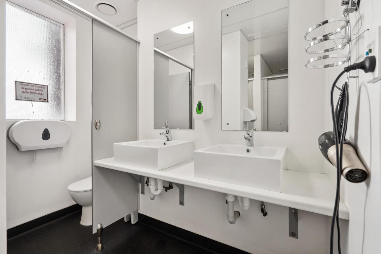 Frienz Backpacker Hostel โอ๊คแลนด์ ภายนอก รูปภาพ