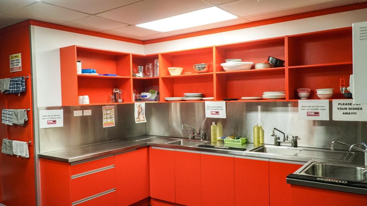 Frienz Backpacker Hostel โอ๊คแลนด์ ภายนอก รูปภาพ