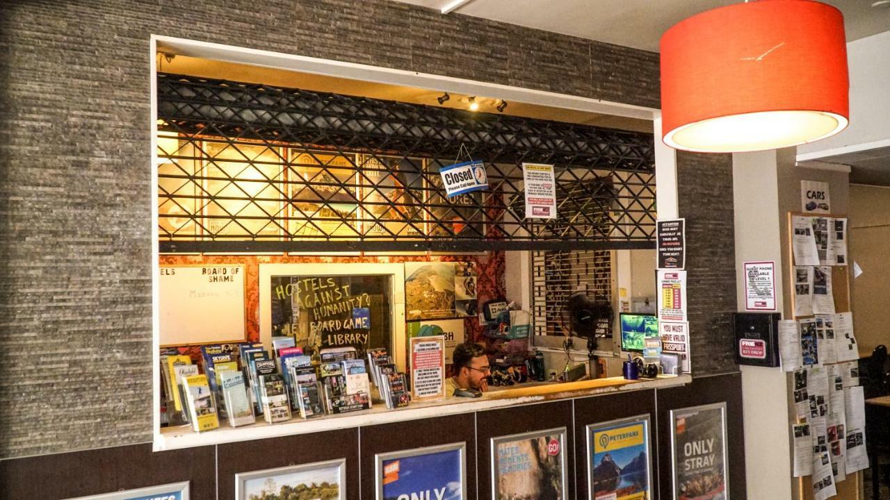Frienz Backpacker Hostel โอ๊คแลนด์ ภายนอก รูปภาพ